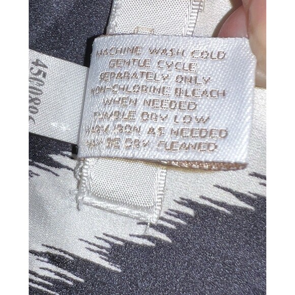 Chicos Chevron Stripe Blouse Sz 1 M Satin Button Popover Shirt Stretch Career - Picture 3 of 6